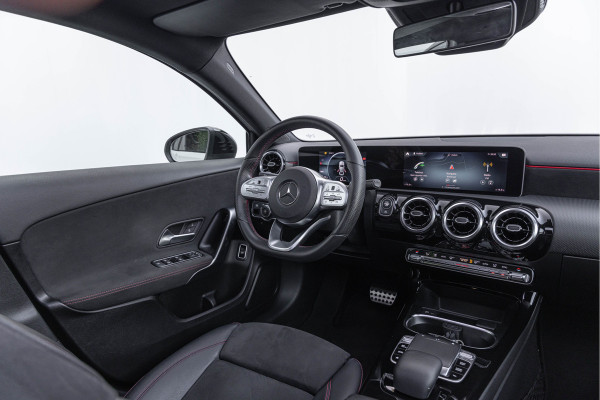 Mercedes-Benz A-Klasse 200 Launch Edition Premium Plus AMG Pano 19''
