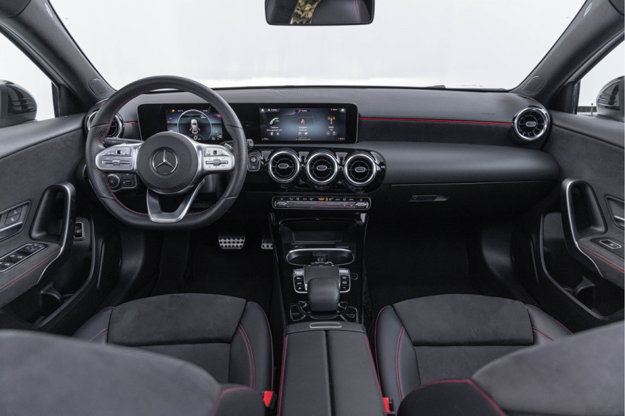 Mercedes-Benz A-Klasse 200 Launch Edition Premium Plus AMG Pano 19''