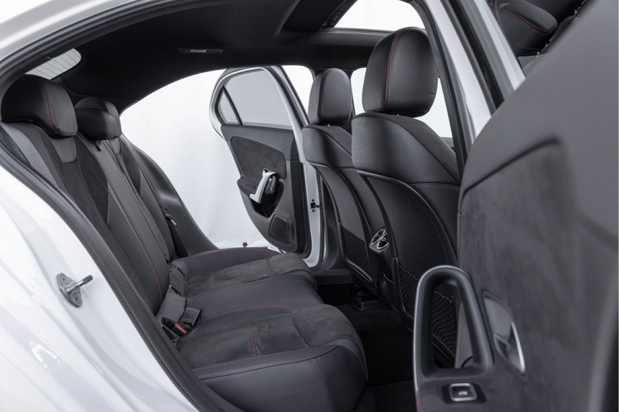 Mercedes-Benz A-Klasse 200 Launch Edition Premium Plus AMG Pano 19''