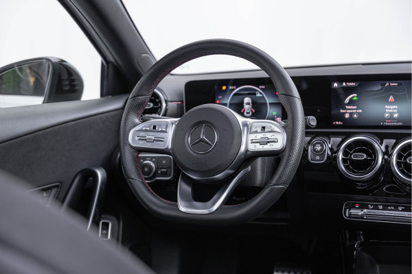 Mercedes-Benz A-Klasse 200 Launch Edition Premium Plus AMG Pano 19''