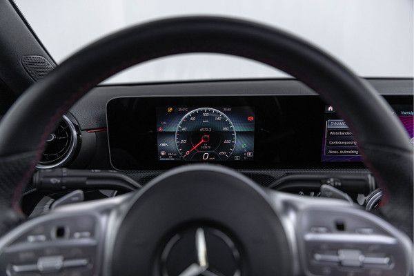 Mercedes-Benz A-Klasse 200 Launch Edition Premium Plus AMG Pano 19''