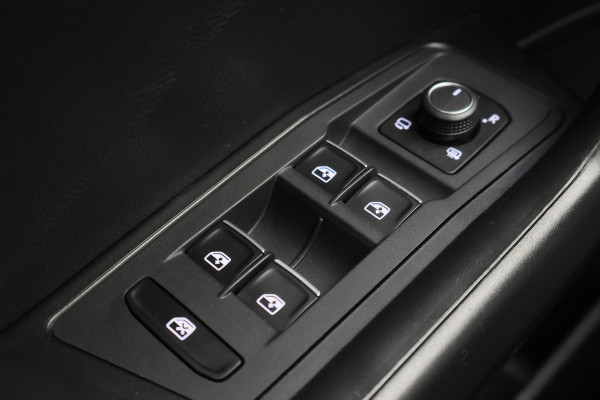 Volkswagen T-Roc 2.0 TSI 4Motion Sport Business R Panoramadak, Beats Audio, ACC, Virtual Cockpit, Camera, Trekhaak, 19''