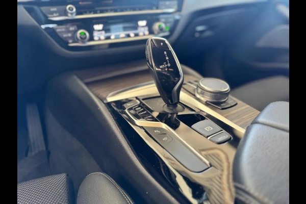 BMW 5 Serie Touring 530i High Executive (Goed OndH, Trekhaak, 360 Camera, Navi, Stoel/stuur VerW, Camera, Comfort Stoelen, Etc)