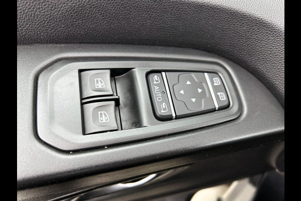 Renault Trafic 2.0 Blue dC1 150PK L2H1 Dubbele Cabine Automaat Navigatie Airco Lichtmetalen velgen Betimmering Trekhaak Camera Parkeer sensoren Dab