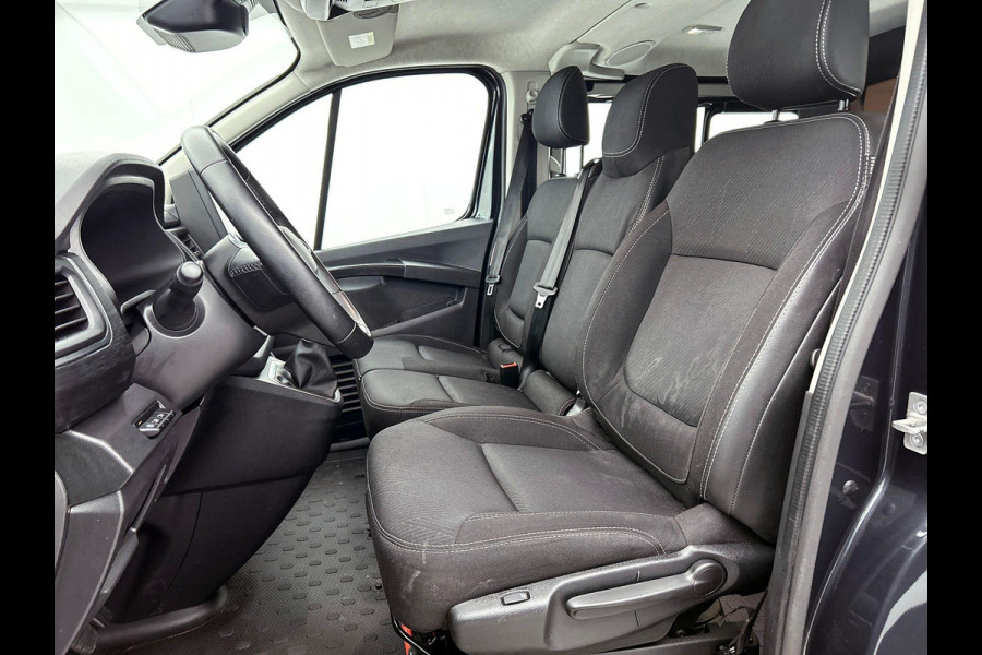 Renault Trafic 2.0 Blue dC1 150PK L2H1 Dubbele Cabine Automaat Navigatie Airco Lichtmetalen velgen Betimmering Trekhaak Camera Parkeer sensoren Dab