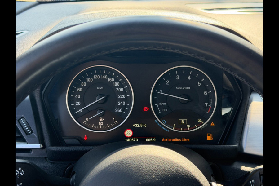 BMW 2 Serie Active Tourer 218i M- Sport - Navigatie I Airco I Sport pakket I LED I PDC I Trekhaak I Dealer onderhouden