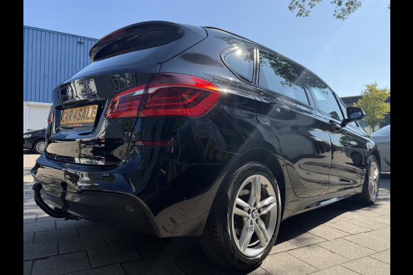 BMW 2 Serie Active Tourer 218i M- Sport - Navigatie I Airco I Sport pakket I LED I PDC I Trekhaak I Dealer onderhouden