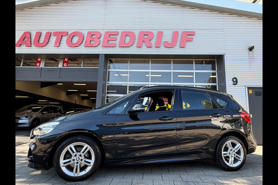 BMW 2 Serie Active Tourer 218i M- Sport - Navigatie I Airco I Sport pakket I LED I PDC I Trekhaak I Dealer onderhouden