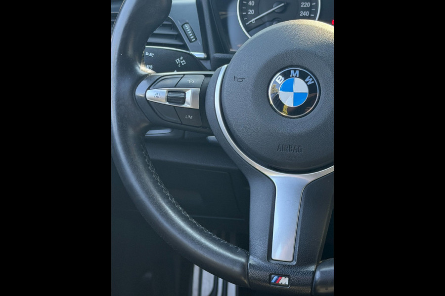 BMW 2 Serie Active Tourer 218i M- Sport - Navigatie I Airco I Sport pakket I LED I PDC I Trekhaak I Dealer onderhouden