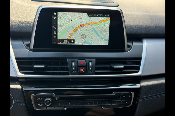 BMW 2 Serie Active Tourer 218i M- Sport - Navigatie I Airco I Sport pakket I LED I PDC I Trekhaak I Dealer onderhouden