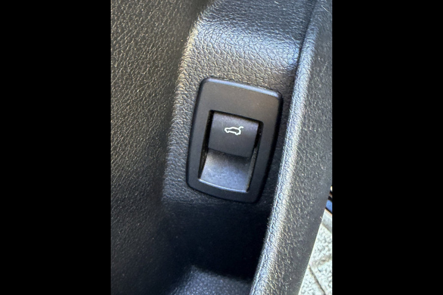BMW 2 Serie Active Tourer 218i M- Sport - Navigatie I Airco I Sport pakket I LED I PDC I Trekhaak I Dealer onderhouden