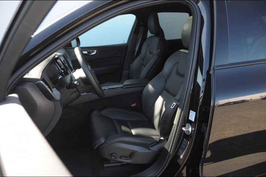 Volvo XC60 T8 455PK Automaat AWD Ultra Black Edition / stoelmassage - en ventilatie / Head-up display/ Harman Kardon audio/ BLIS/ Elektrischbedienbare stoelen met geheugen / Panoramadak/ Adaptive cruise control/ Pilot assist/ Apple Carplay/ Android auto/