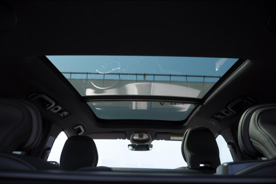 Volvo XC60 T8 455PK Automaat AWD Ultra Black Edition / stoelmassage - en ventilatie / Head-up display/ Harman Kardon audio/ BLIS/ Elektrischbedienbare stoelen met geheugen / Panoramadak/ Adaptive cruise control/ Pilot assist/ Apple Carplay/ Android auto/