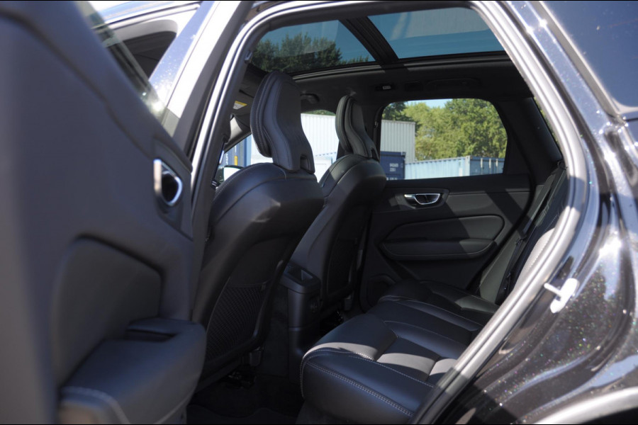 Volvo XC60 T8 455PK Automaat AWD Ultra Black Edition / stoelmassage - en ventilatie / Head-up display/ Harman Kardon audio/ BLIS/ Elektrischbedienbare stoelen met geheugen / Panoramadak/ Adaptive cruise control/ Pilot assist/ Apple Carplay/ Android auto/