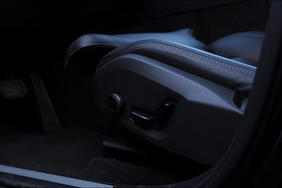 Volvo XC60 T8 455PK Automaat AWD Ultra Black Edition / stoelmassage - en ventilatie / Head-up display/ Harman Kardon audio/ BLIS/ Elektrischbedienbare stoelen met geheugen / Panoramadak/ Adaptive cruise control/ Pilot assist/ Apple Carplay/ Android auto/