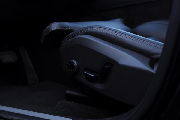 Volvo XC60 T8 455PK Automaat AWD Ultra Black Edition / stoelmassage - en ventilatie / Head-up display/ Harman Kardon audio/ BLIS/ Elektrischbedienbare stoelen met geheugen / Panoramadak/ Adaptive cruise control/ Pilot assist/ Apple Carplay/ Android auto/