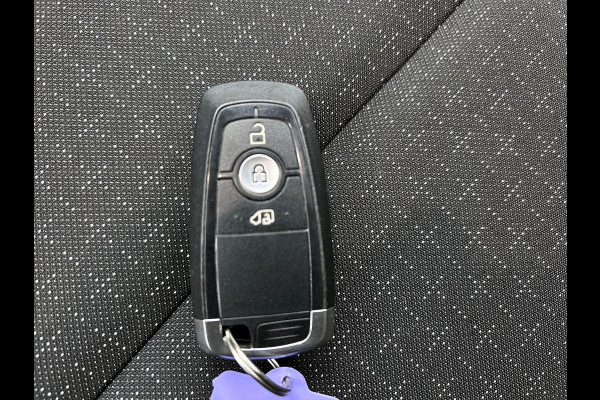 Ford Transit Custom 300 2.0 TDCI L2H1 Trend Nieuw Model Automaat Ford Transit Custom 300 2.0 TDCI L2H1 Trend NM Automaat Navigatie Parkeersensoren Camera