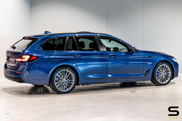 BMW 5 Serie Touring 530e|Cam|Pano|Comfort|HUD|Acc+|Nappa|APK