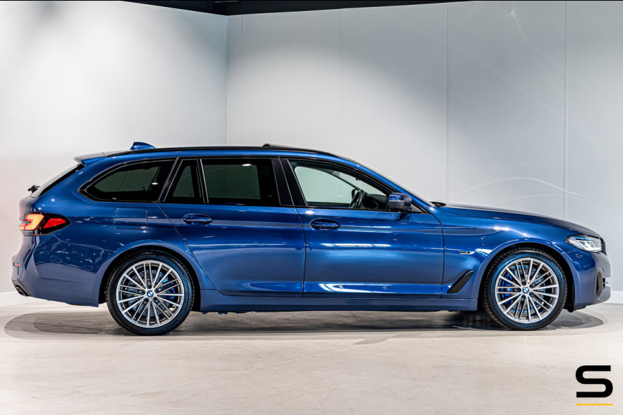 BMW 5 Serie Touring 530e|Cam|Pano|Comfort|HUD|Acc+|Nappa|APK
