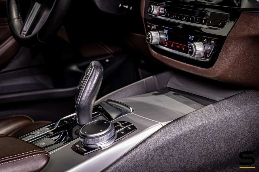BMW 5 Serie Touring 530e|Cam|Pano|Comfort|HUD|Acc+|Nappa|APK