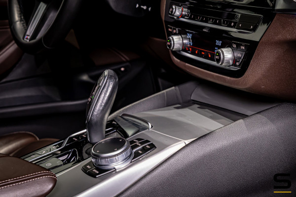 BMW 5 Serie Touring 530e|Cam|Pano|Comfort|HUD|Acc+|Nappa|APK
