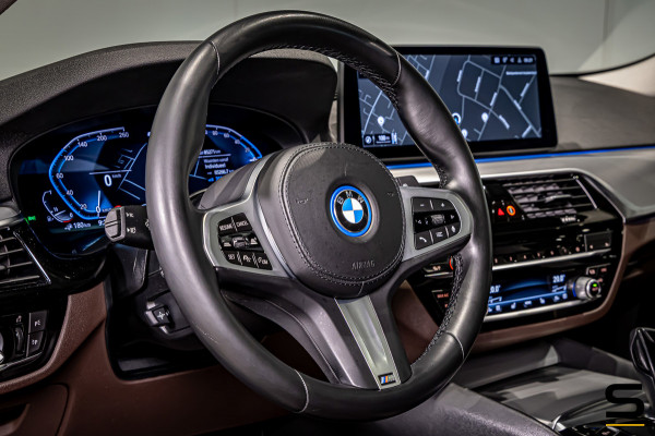 BMW 5 Serie Touring 530e|Cam|Pano|Comfort|HUD|Acc+|Nappa|APK