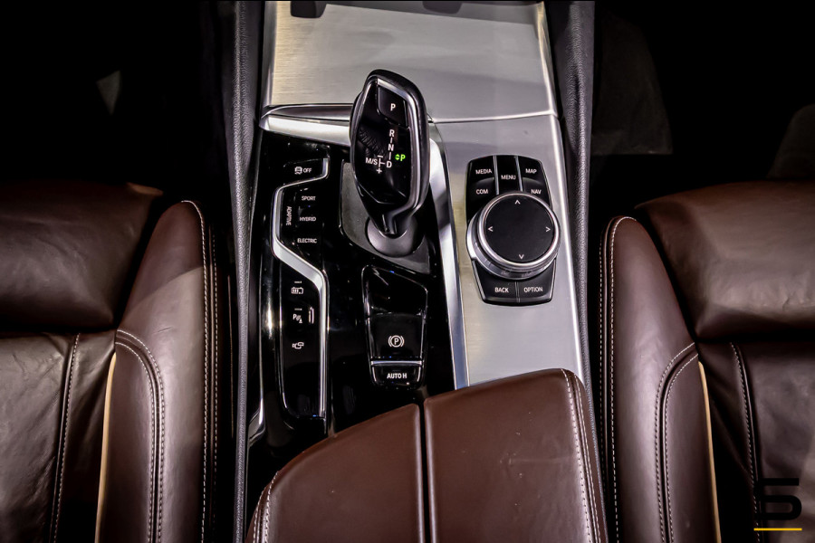 BMW 5 Serie Touring 530e|Cam|Pano|Comfort|HUD|Acc+|Nappa|APK