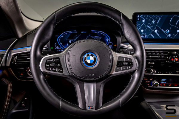 BMW 5 Serie Touring 530e|Cam|Pano|Comfort|HUD|Acc+|Nappa|APK