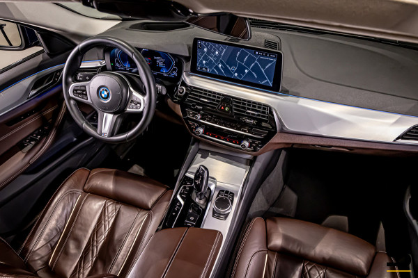 BMW 5 Serie Touring 530e|Cam|Pano|Comfort|HUD|Acc+|Nappa|APK