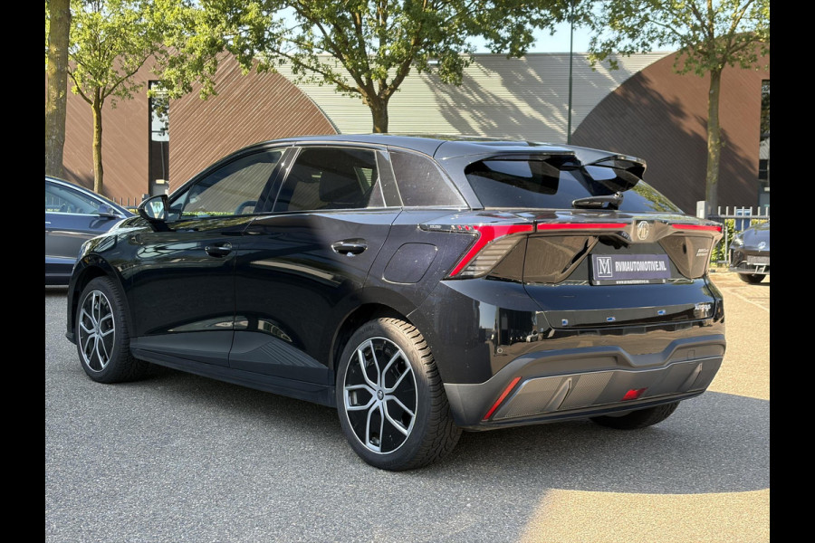 MG Mg4 electric Luxury 64 kWh LONG RANGE | SOH 97% | 8000KM |  360° CAMERA | STOEL & STUURVERWARMING | 7 JAAR MG GARANTIE T/M 02-2031 | ELEKTRISCHE STOEL | DODEHOEK SENSOR | ADAPTIVE CRUISE CONTROL|