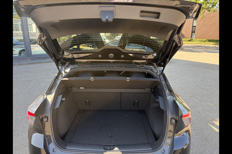 MG Mg4 electric Luxury 64 kWh LONG RANGE | SOH 97% | 8000KM |  360° CAMERA | STOEL & STUURVERWARMING | 7 JAAR MG GARANTIE T/M 02-2031 | ELEKTRISCHE STOEL | DODEHOEK SENSOR | ADAPTIVE CRUISE CONTROL|