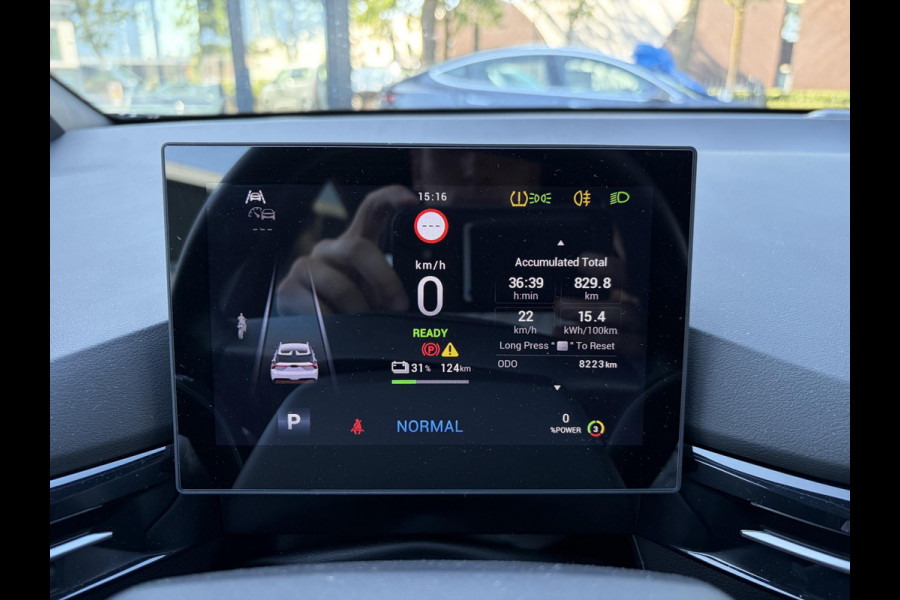 MG Mg4 electric Luxury 64 kWh LONG RANGE | SOH 97% | 8000KM |  360° CAMERA | STOEL & STUURVERWARMING | 7 JAAR MG GARANTIE T/M 02-2031 | ELEKTRISCHE STOEL | DODEHOEK SENSOR | ADAPTIVE CRUISE CONTROL|