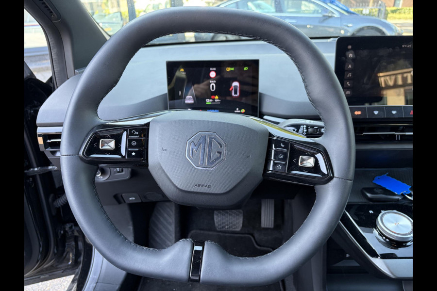 MG Mg4 electric Luxury 64 kWh LONG RANGE | SOH 97% | 8000KM |  360° CAMERA | STOEL & STUURVERWARMING | 7 JAAR MG GARANTIE T/M 02-2031 | ELEKTRISCHE STOEL | DODEHOEK SENSOR | ADAPTIVE CRUISE CONTROL|