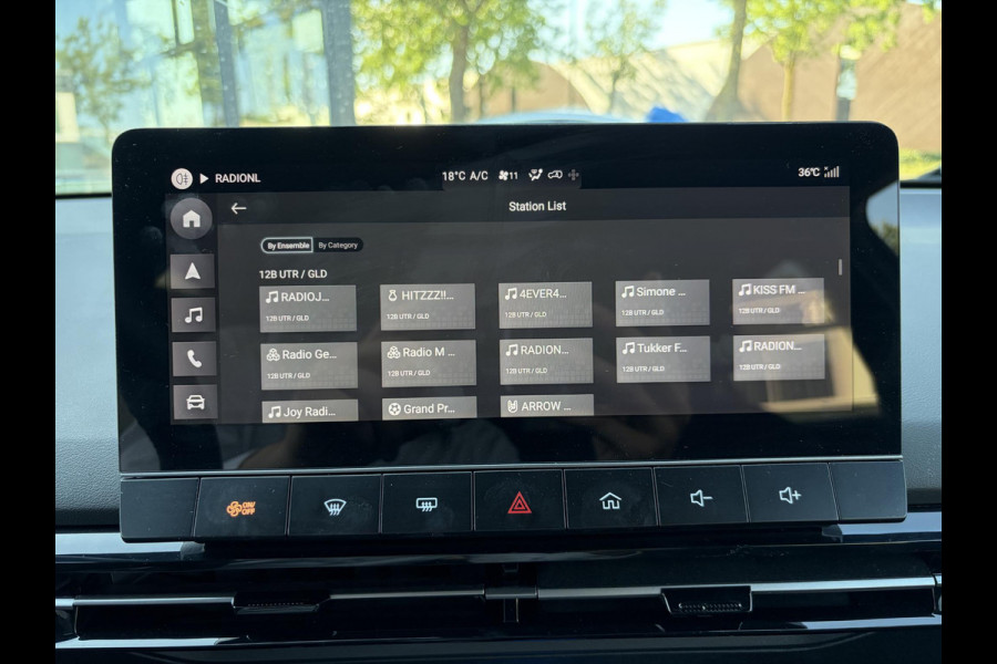 MG Mg4 electric Luxury 64 kWh LONG RANGE | SOH 97% | 8000KM |  360° CAMERA | STOEL & STUURVERWARMING | 7 JAAR MG GARANTIE T/M 02-2031 | ELEKTRISCHE STOEL | DODEHOEK SENSOR | ADAPTIVE CRUISE CONTROL|