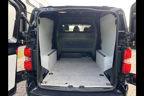 Opel Vivaro-e L3H1 Innovation DC 75 kWh | 329 km WLTP | Dubbele Schuifdeur | Camera | Trekhaak | CarPlay | Navi | 17" LMV