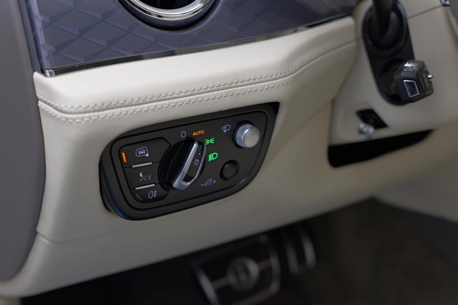 Bentley Bentayga 3.0 V6 Hybrid |Naim|Panorama|Carbon|BTW|