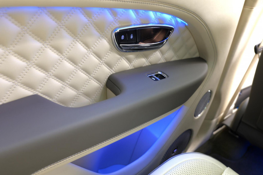 Bentley Bentayga 3.0 V6 Hybrid |Naim|Panorama|Carbon|BTW|
