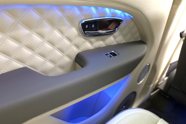 Bentley Bentayga 3.0 V6 Hybrid |Naim|Panorama|Carbon|BTW|