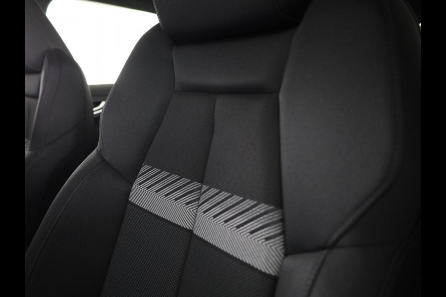 Audi Q4 e-tron Advanced edition 82 kWh 286 PK | Techniekpakket plus | Privacy glas | Trekhaak | Exterieurdetails carross.kleur |