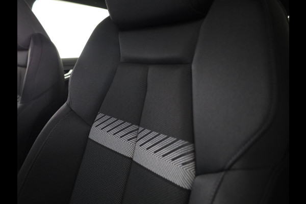 Audi Q4 e-tron Advanced edition 82 kWh 286 PK | Techniekpakket plus | Privacy glas | Trekhaak | Exterieurdetails carross.kleur |