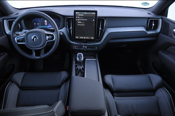 Volvo XC60 T8 455PK Automaat AWD Plus Black Edition / Adaptieve cruise control / BLIS / Panoramadak / Stoel - en stuurverwarming / Keyless entry / Elektrische stoelen / Parkeersensoren met 360 camera
