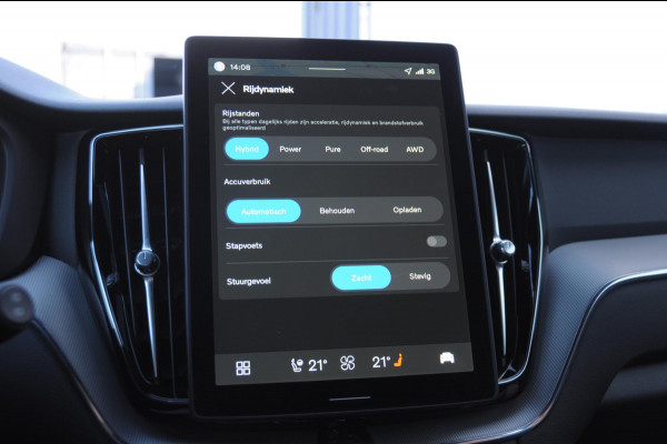 Volvo XC60 T8 455PK Automaat AWD Plus Black Edition / Adaptieve cruise control / BLIS / Panoramadak / Stoel - en stuurverwarming / Keyless entry / Elektrische stoelen / Parkeersensoren met 360 camera