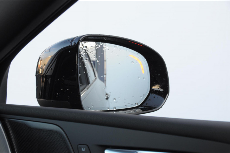 Volvo XC60 T8 455PK Automaat AWD Plus Black Edition / Adaptieve cruise control / BLIS / Panoramadak / Stoel - en stuurverwarming / Keyless entry / Elektrische stoelen / Parkeersensoren met 360 camera