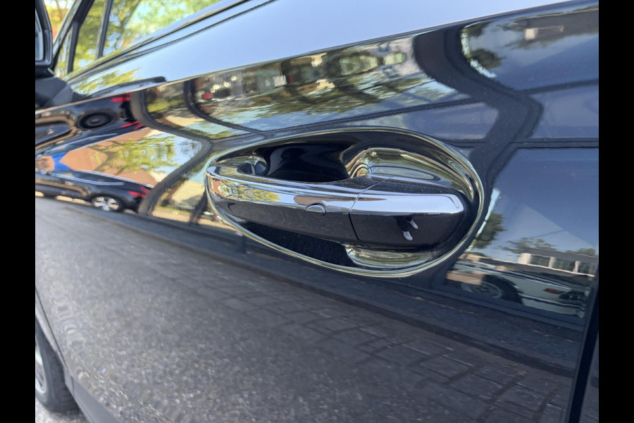 MG Mg4 electric Luxury 64 kWh LONG RANGE | SOH 97% | 15.000KM | 360° CAMERA | STOEL & STUURVERWARMING | 7 JAAR MG GARANTIE T/M 07-2031 | ELEKTRISCHE STOEL | DODEHOEK SENSOR | ADAPTIVE CRUISE CONTROL|