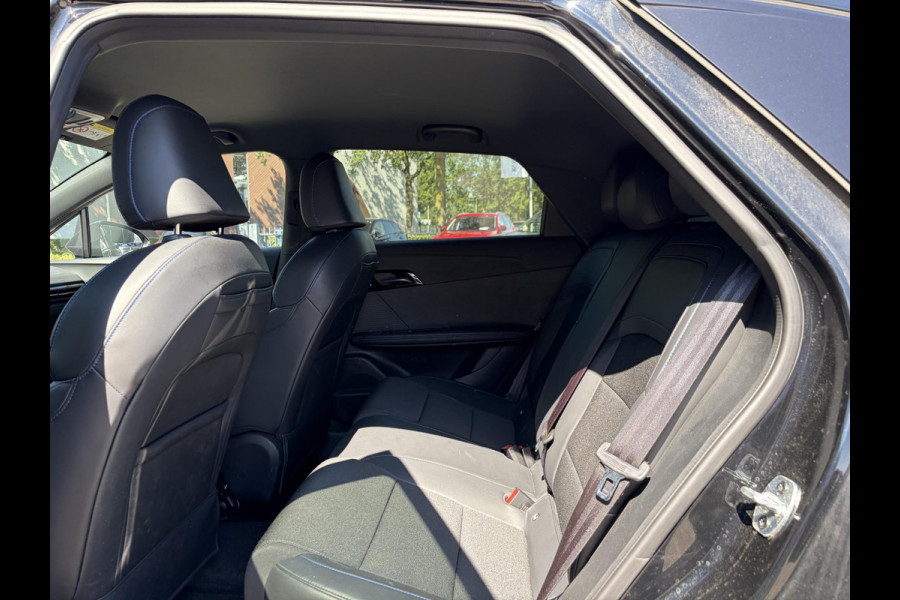 MG Mg4 electric Luxury 64 kWh LONG RANGE | SOH 97% | 15.000KM | 360° CAMERA | STOEL & STUURVERWARMING | 7 JAAR MG GARANTIE T/M 07-2031 | ELEKTRISCHE STOEL | DODEHOEK SENSOR | ADAPTIVE CRUISE CONTROL|