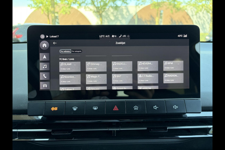 MG Mg4 electric Luxury 64 kWh LONG RANGE | SOH 97% | 15.000KM | 360° CAMERA | STOEL & STUURVERWARMING | 7 JAAR MG GARANTIE T/M 07-2031 | ELEKTRISCHE STOEL | DODEHOEK SENSOR | ADAPTIVE CRUISE CONTROL|