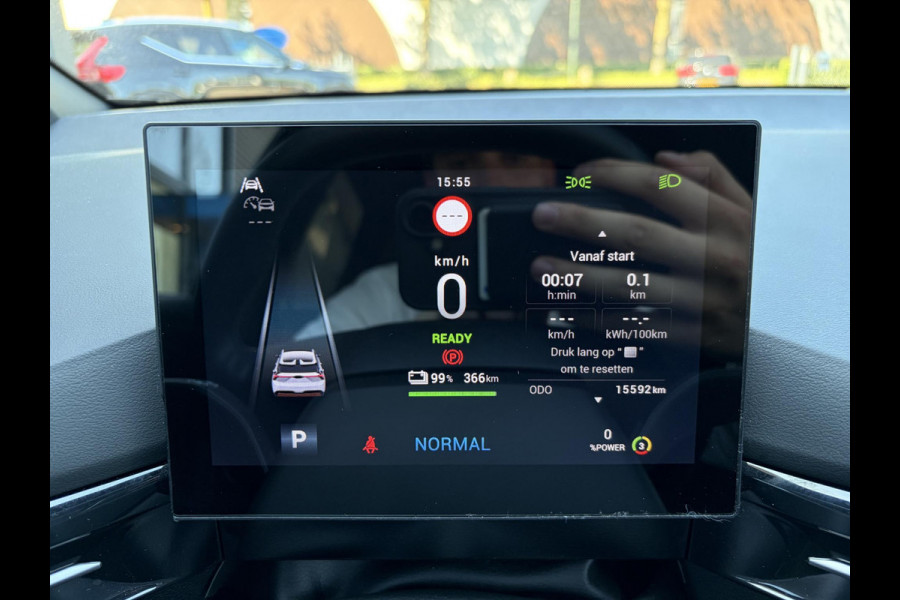 MG Mg4 electric Luxury 64 kWh LONG RANGE | SOH 97% | 15.000KM | 360° CAMERA | STOEL & STUURVERWARMING | 7 JAAR MG GARANTIE T/M 07-2031 | ELEKTRISCHE STOEL | DODEHOEK SENSOR | ADAPTIVE CRUISE CONTROL|