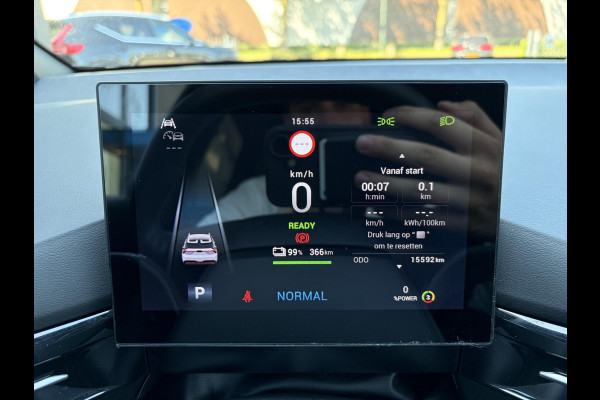 MG Mg4 electric Luxury 64 kWh LONG RANGE | SOH 97% | 15.000KM | 360° CAMERA | STOEL & STUURVERWARMING | 7 JAAR MG GARANTIE T/M 07-2031 | ELEKTRISCHE STOEL | DODEHOEK SENSOR | ADAPTIVE CRUISE CONTROL|