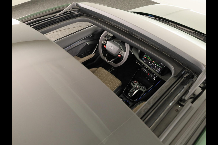 Audi RS 3 SPORTBACK Competition Limited 2.5 FSI 295 kW / 400 PK SB | 586 / 750  gelimiteerde oplage | Audi Exclusive Malachite Green | Panoramadak | Sonos | HUD |