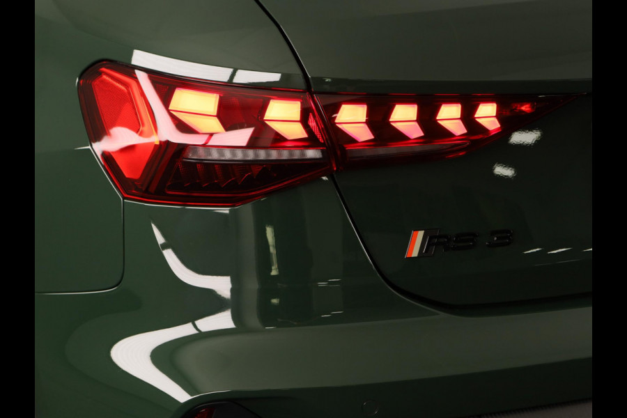 Audi RS 3 SPORTBACK Competition Limited 2.5 FSI 295 kW / 400 PK SB | 586 / 750  gelimiteerde oplage | Audi Exclusive Malachite Green | Panoramadak | Sonos | HUD |